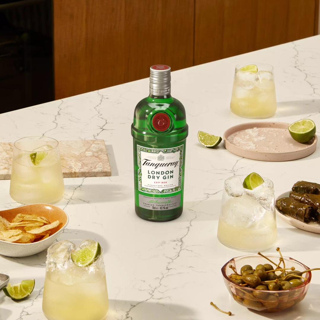 Gift a personalized bottle of Tanqueray
