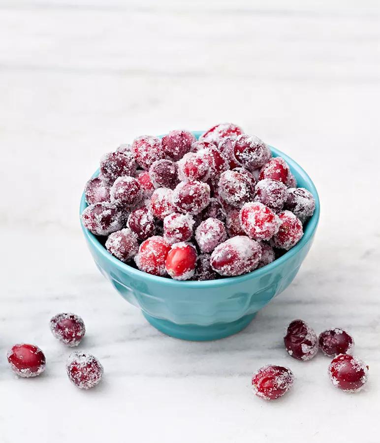 Cranberry vodka spritzer